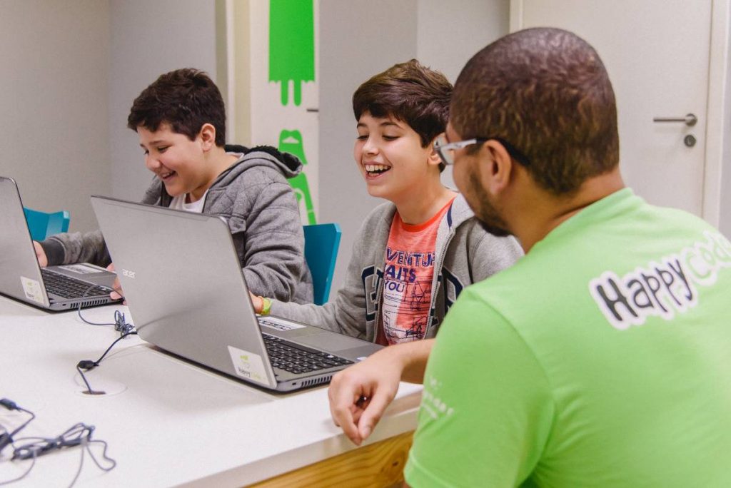 Happy Code: conheça a melhor Escola de Programação, Maker e Robótica para crianças e adolescentes